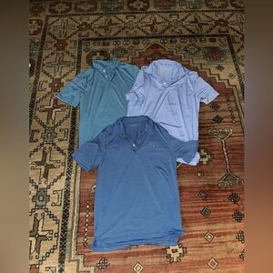 Men’s Vineyard Vines polos
Bundle of 3 
All size medium 
Great condition
